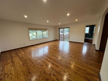 Spacious Three Bedroom Family Home - Photo 3