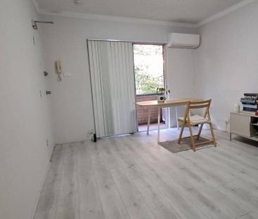 Two Balconies, Air-conditioned 1-Bedroom with Private Settings! - Photo 4