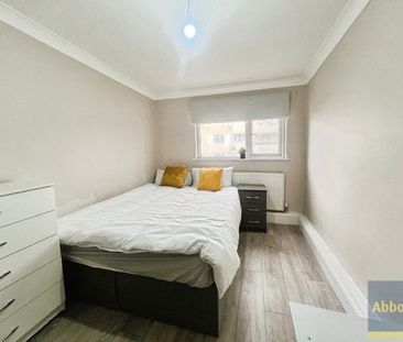 Oldwyk, Basildon - Photo 1