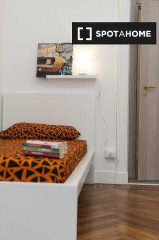 turin, Piedmont 10143 - Photo 3