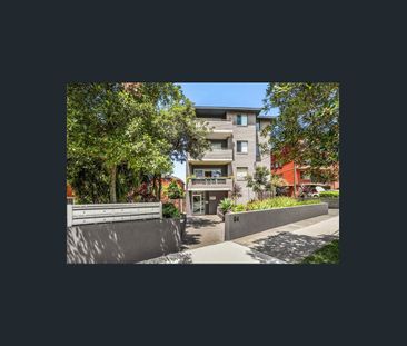 Top Floor With Lock Up Garage - Ticks All The Boxes - Photo 6