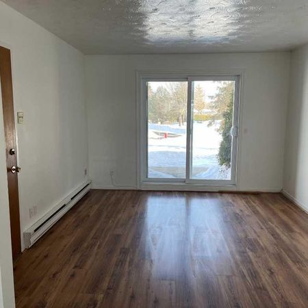 À LOUER – 4 1/2 près des Galeries de Granby - Juillet - Photo 4