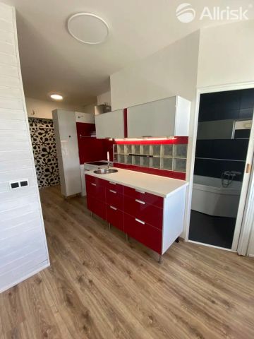 Pronájem bytu 1+kk s parkovacím místem v Hodoníně - Фото 5