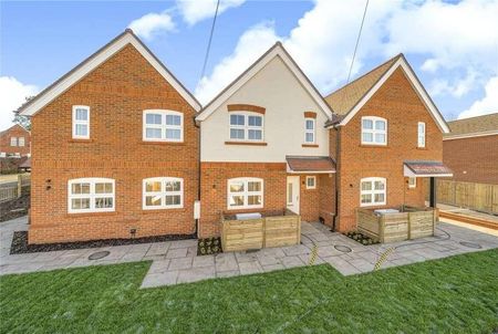 Brookwood, Woking, Surrey, GU24 - Photo 3