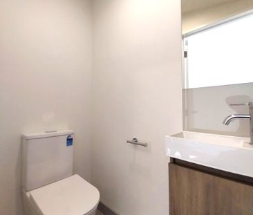 Nearly new Selo Park Townhouse - Photo 6