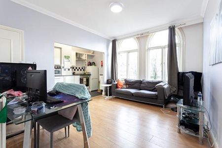 3 bedroom private hall to rent - Photo 3