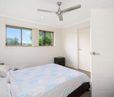 MODERN 4 BEDROOM FAMILY HOME WITH OPEN PLAN KITCHEN LIVING DINING T... - Photo 5