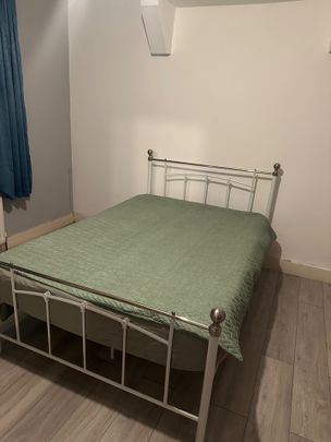 Room in a Shared House, Ilford, IG4 - Photo 1