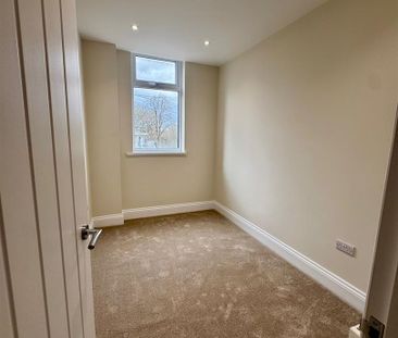 3 bed house to rent in Coal Clough Lane, Burnley, BB11 - Photo 3