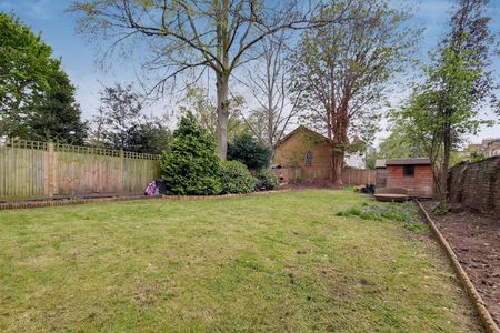 Studio Flat, Peckham Rye, SE22 - Photo 3