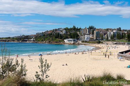 THREE BEDROOM APARTMENT WITH CAPTIVATING VIEWS OF COOGEE BEACH - Photo 3