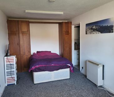 Studio to rent - Photo 3