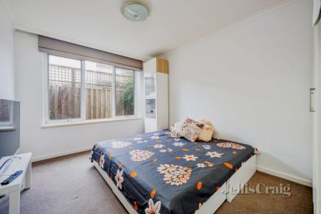 2 Bed, 1 Bath - Photo 5