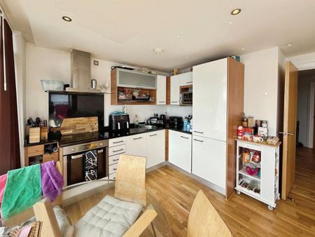 2 bedroom flat to rent - Photo 5