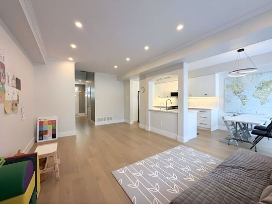 $3,000 / 3 br / 2.5 ba / 99 Panabaker Dr unit 9 - Photo 1