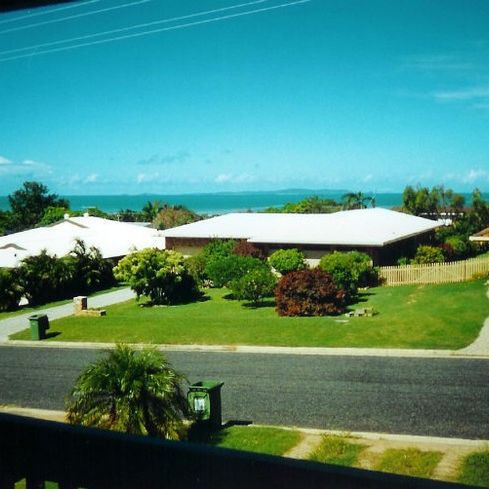 3 Bedroom Barlow Hills Home with a Pool! - Photo 2