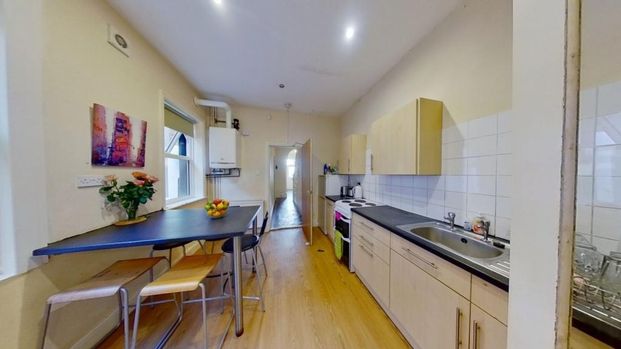 5 bedroom house to rent - Photo 1