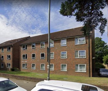 1 Bed Flat, Pines Court, SW19 - Photo 3