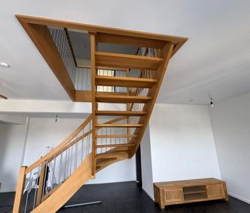 Stilvolles Wohnen auf zwei Ebenen – Gemütliche Maisonette mit Balkon - Foto 1