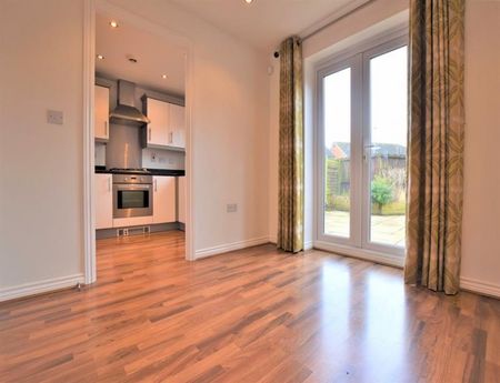 3 Bedroom Mews To Let - Photo 3