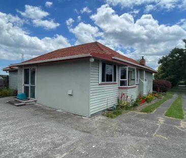 Spacious Family Home - Photo 4