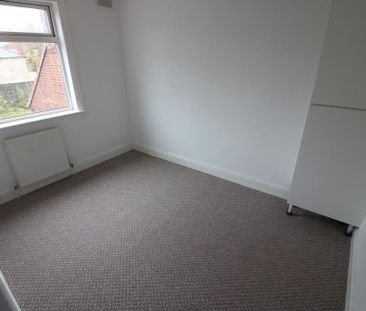 3 bedroom end of terrace house to rent - Photo 5