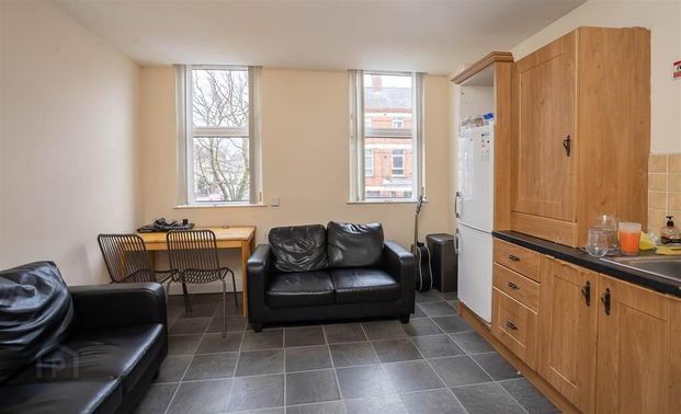 3 Bedroom Apartment, 46b Agincourt Avenue, Queens Quarter, Belfast, BT7 1QU - Photo 1