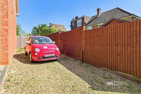 3 bedroom terraced house to rent - Photo 4