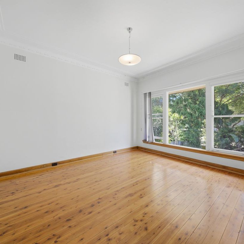 Exceptional Family Living in Strathfield - Photo 1