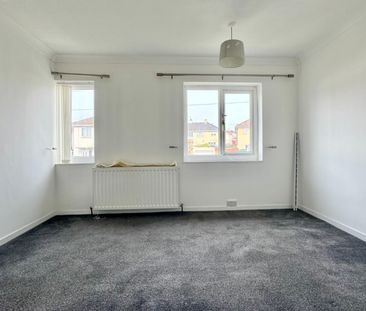 4 bedroom House To Let - Photo 3