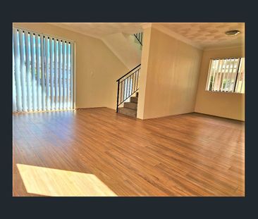 Renovated Townhouse Style Apartment - Photo 1