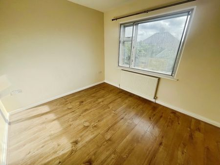 3 bedroom House To Let - Photo 5