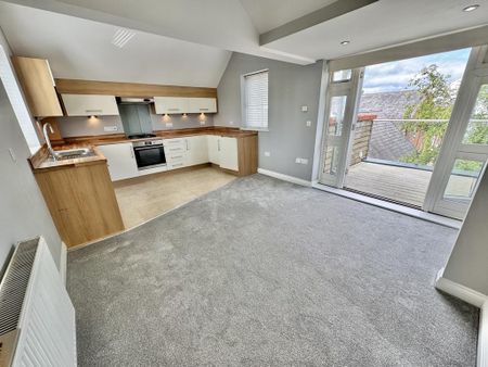 2 bedroom maisonette to rent - Photo 5