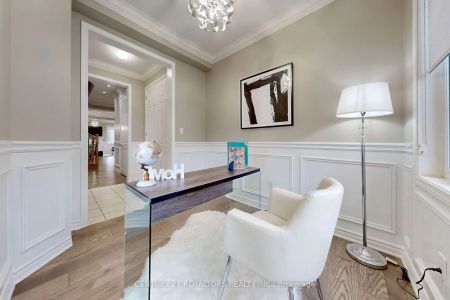 Detached Home For Lease | W9031533 - Photo 2