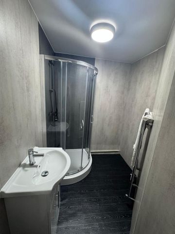 8 bedroom terraced house to rent - Photo 3