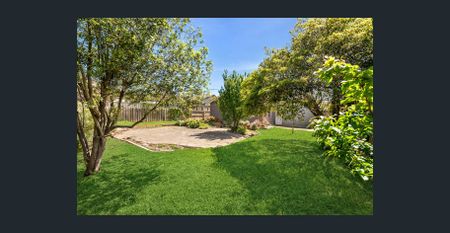 Low-Maintenance Living in a Prime Highton Location - Photo 3