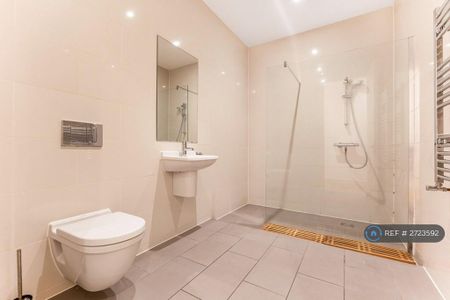 2 bedroom flat to rent - Photo 4