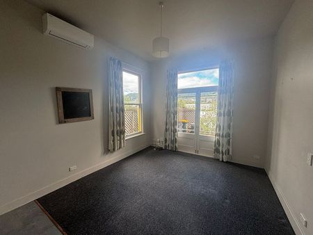 4BR Flat directly opposite Massey Uni - Photo 2