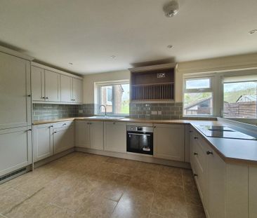 3 bedroom semi-detached house to rent - Photo 6