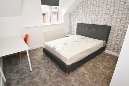 5 bedroom flat to rent - Photo 3