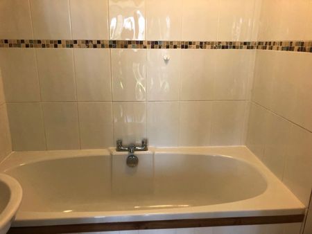 1 Bed Flat, Bitterne Manor, SO18 - Photo 5