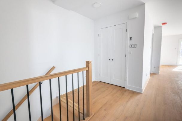 Appartement à louer - Laval (Chomedey) (Autres) - Photo 1