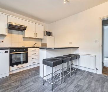 Cline Road, Guildford - 2 bedrooms Property for lettings - Seymours - Photo 5