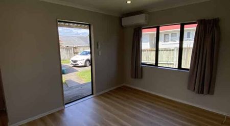 Cozy 3-Bedroom Home with Detached Garage on Grandview Road - Photo 3