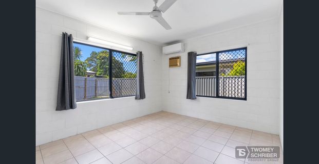 Conveniently Located Half Duplex - Photo 1