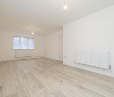 4 bedroom semi-detached house to rent - Photo 1