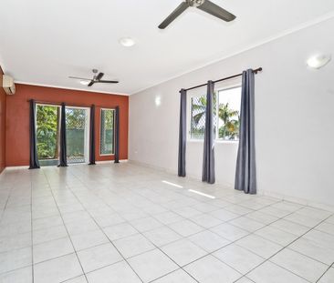 PERFECT PRICE - PERFECT LOCATION - PERFECT UNIT! - Photo 2