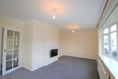 2 bedroom bungalow to rent - Photo 2