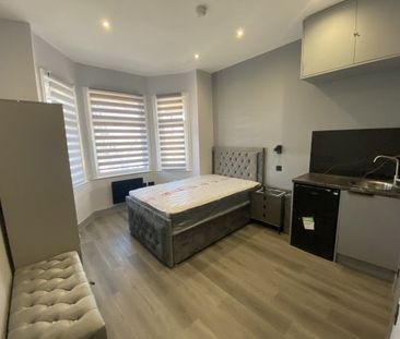 Bournemouth Park Road Southend on Sea, Property for rent - Photo 2