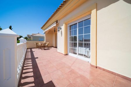 Luxury Villa for rent in Marbella, Andalusia - Photo 3